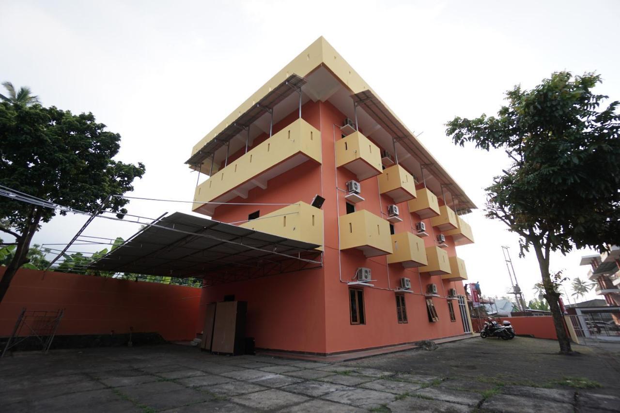 Oyo 2486 Bahana Guest House Manado Eksteriør billede
